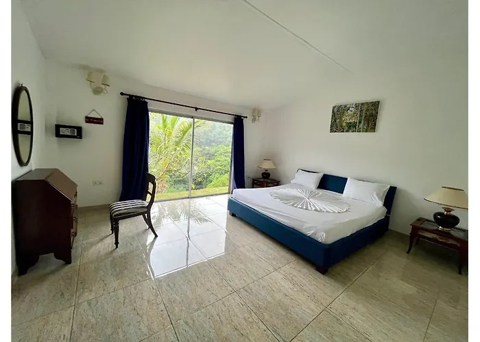 Holiday * Baie Lazare (Mahe)