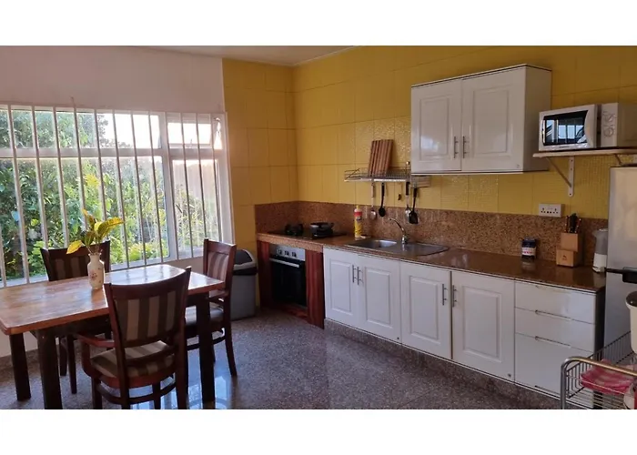 Holiday Villa Baie Lazare (Mahe)