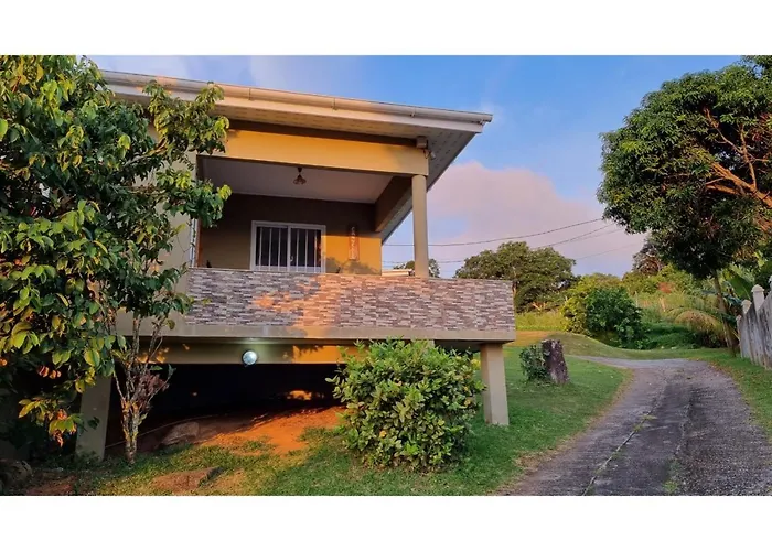 Holiday Villa Baie Lazare (Mahe)
